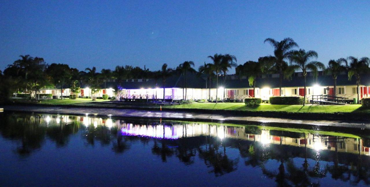 Maroochy Waterfront Motel Саншайн-Кост Экстерьер фото