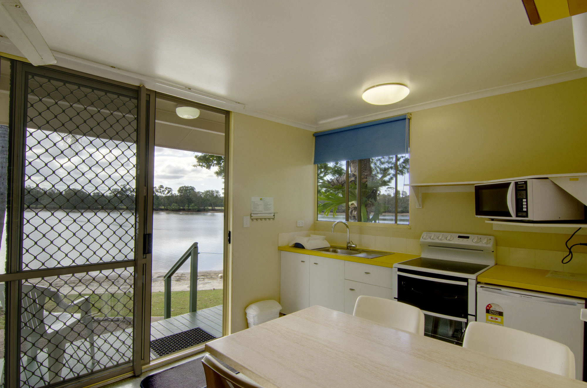 Maroochy Waterfront Motel Саншайн-Кост Экстерьер фото